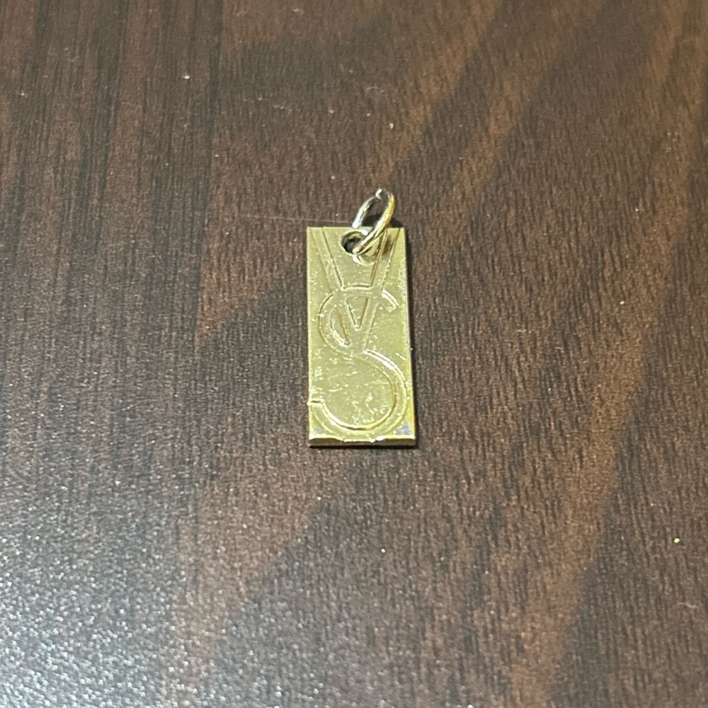 Victoria’s Secret pendant